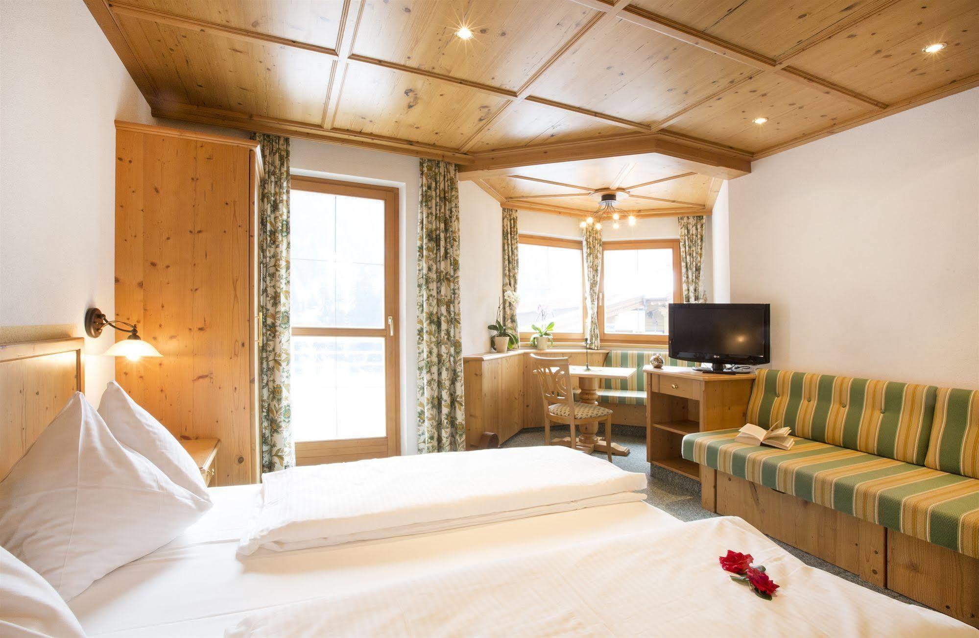 Fliana Arlberg Studios ซังคท์อันทอนอัมอาร์ลแบร์ก ภายนอก รูปภาพ