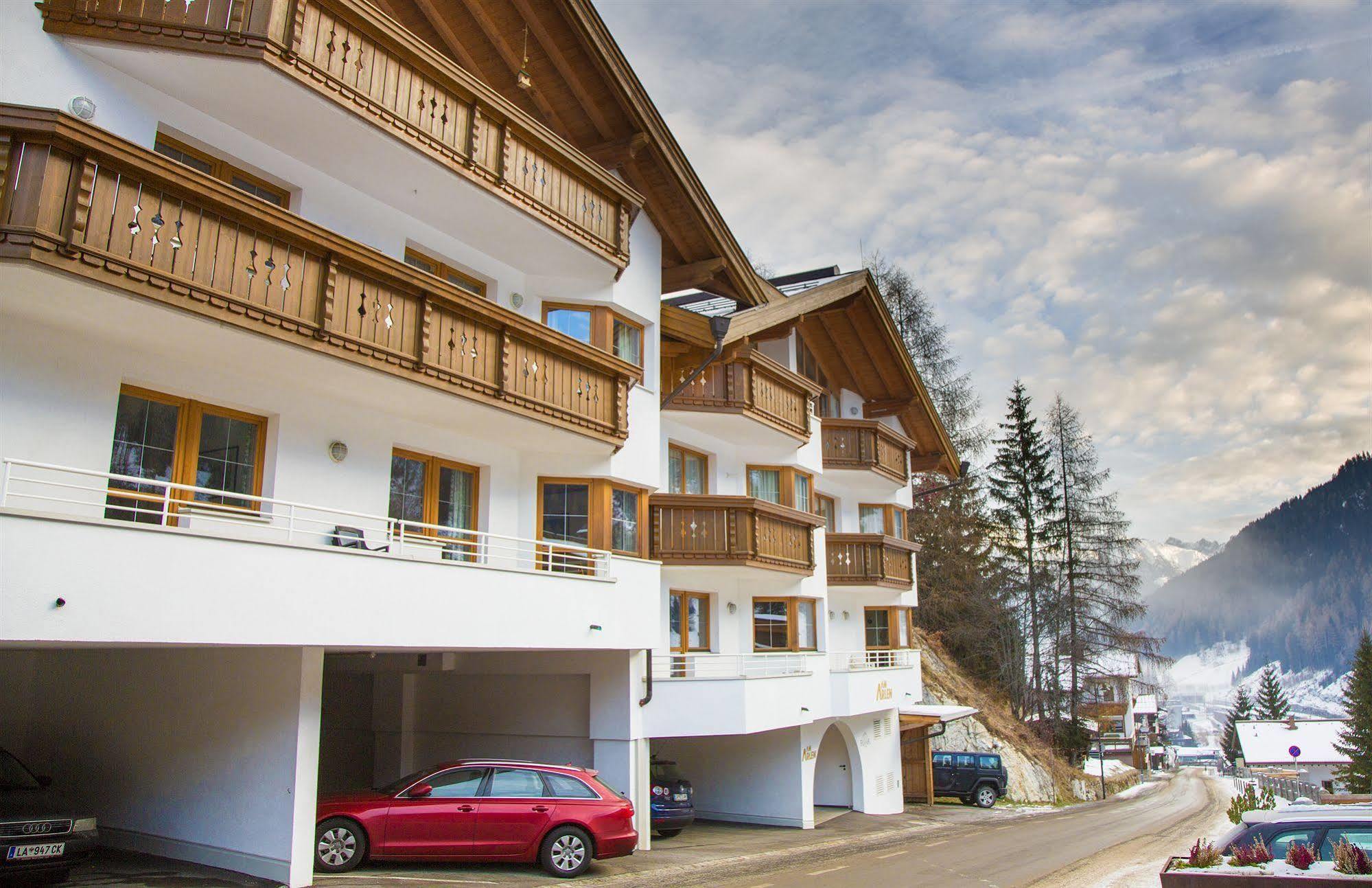 Fliana Arlberg Studios ซังคท์อันทอนอัมอาร์ลแบร์ก ภายนอก รูปภาพ